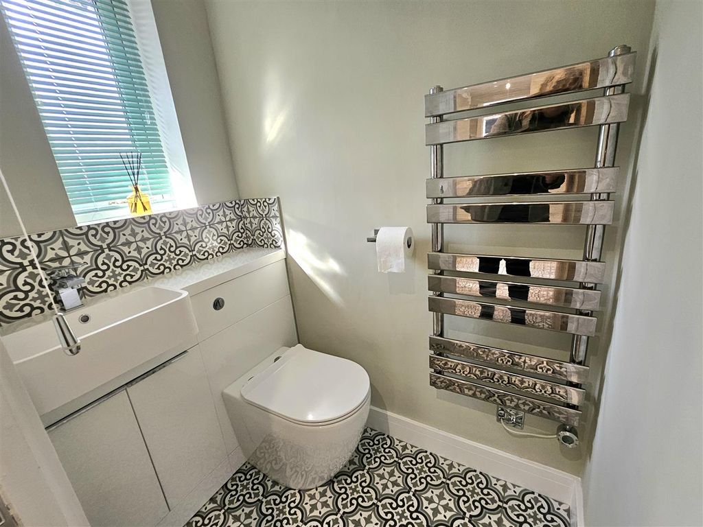 Property photo 3 of 22 WC