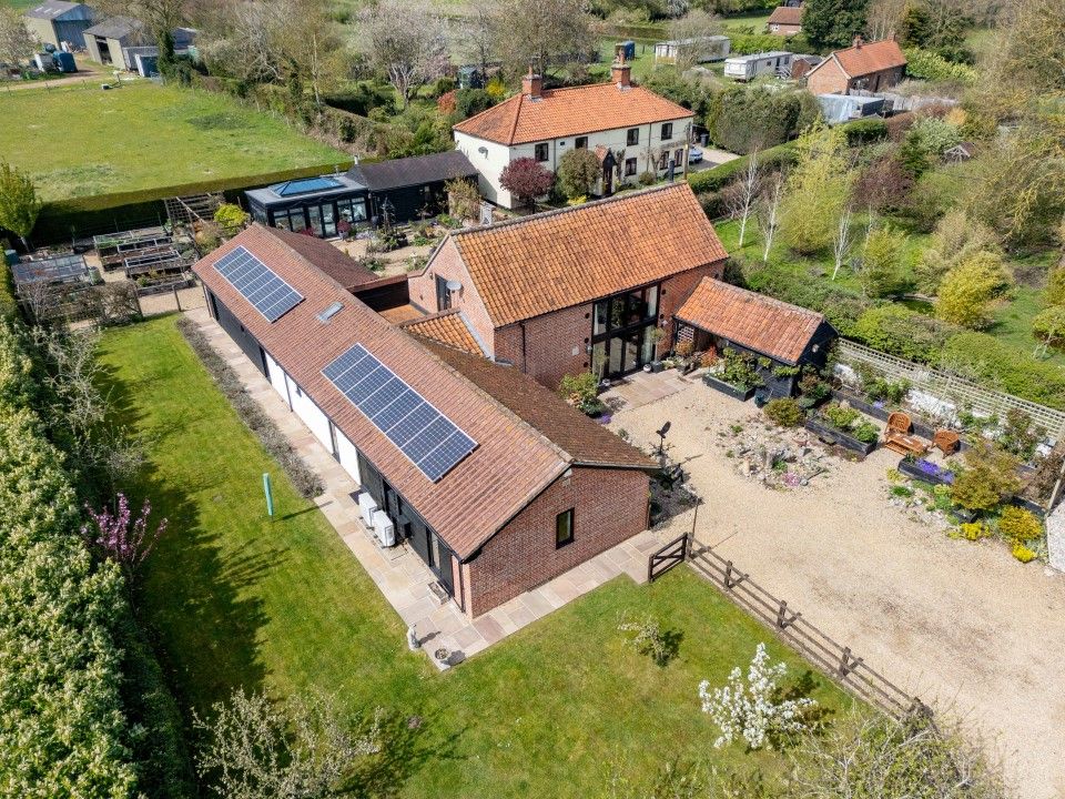 Property photo 2 of 33 Dji_0374