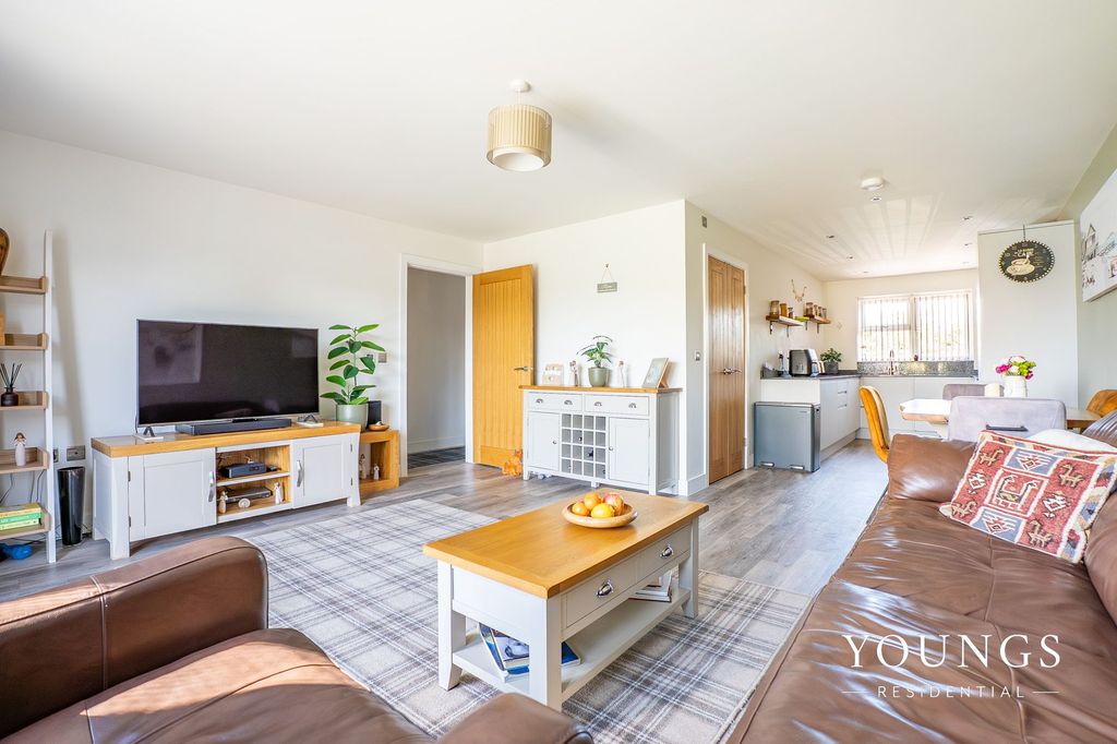 Property photo 3 of 21