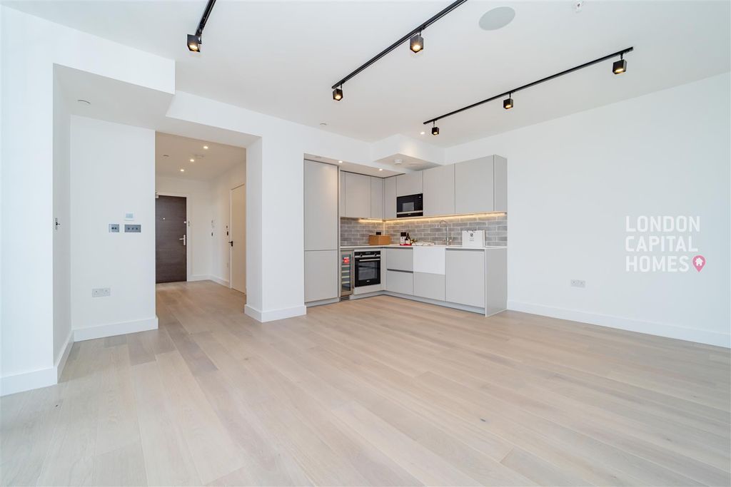 Property photo 3 of 14 Hope3049.Jpg