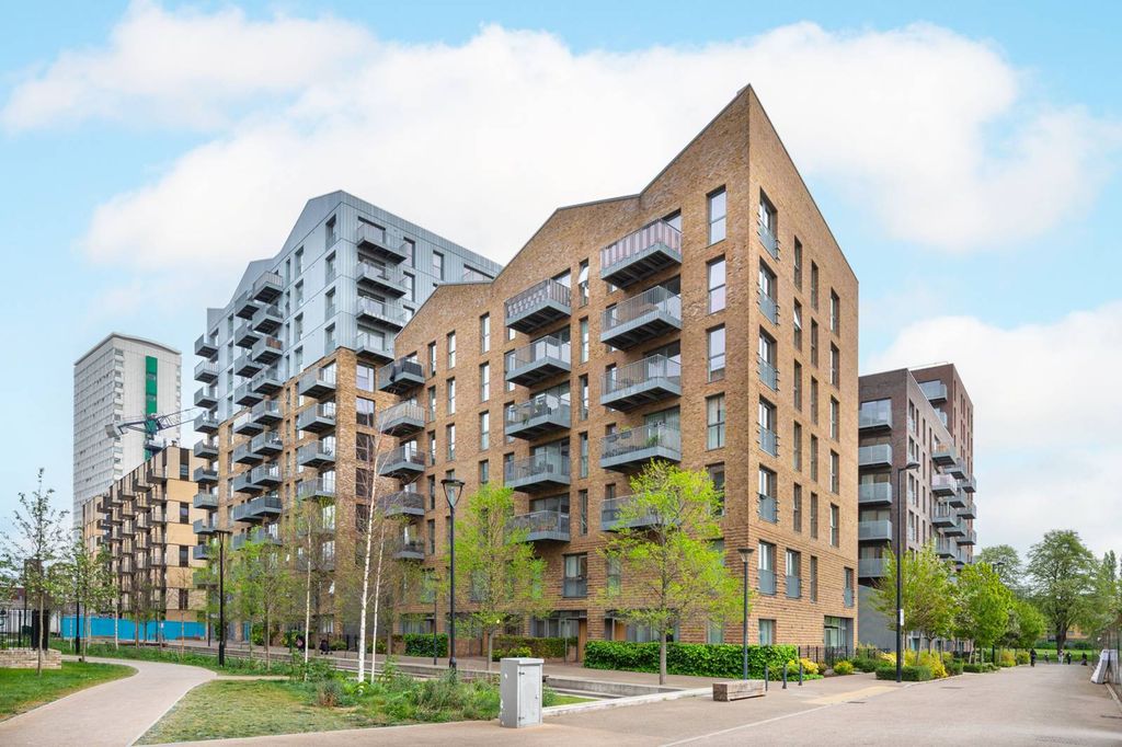 Property photo 2 of 22