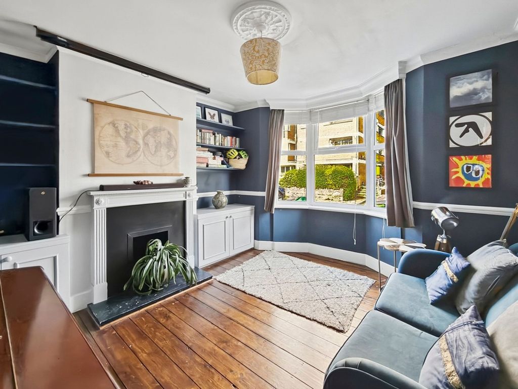 Property photo 3 of 19