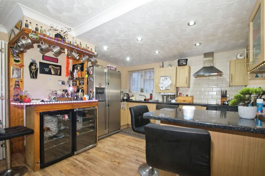 Property photo 3 of 19 Photography