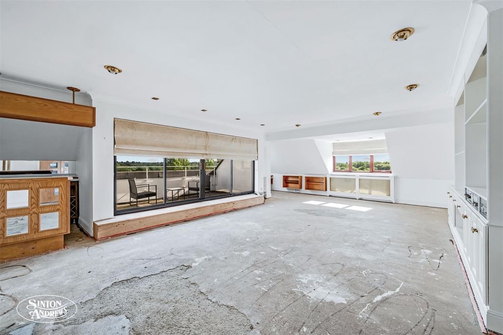 Property photo 3 of 16 Flat 18, Perivale Lodge-2.Jpg
