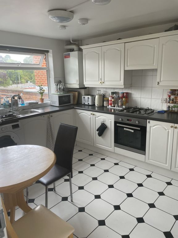 Property photo 1 of 4 Room