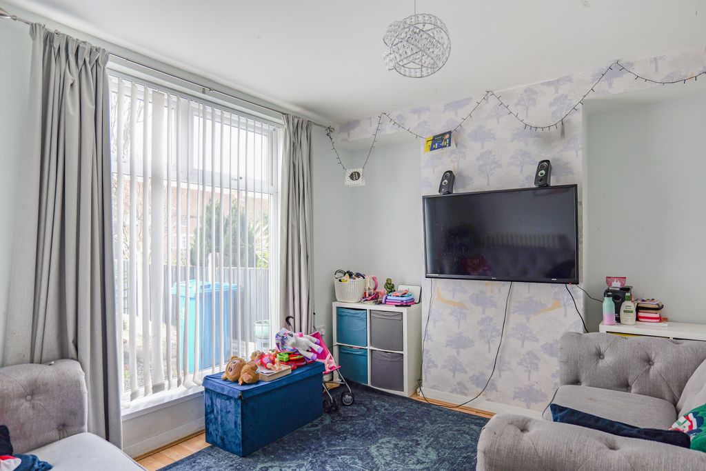 Property photo 2 of 23