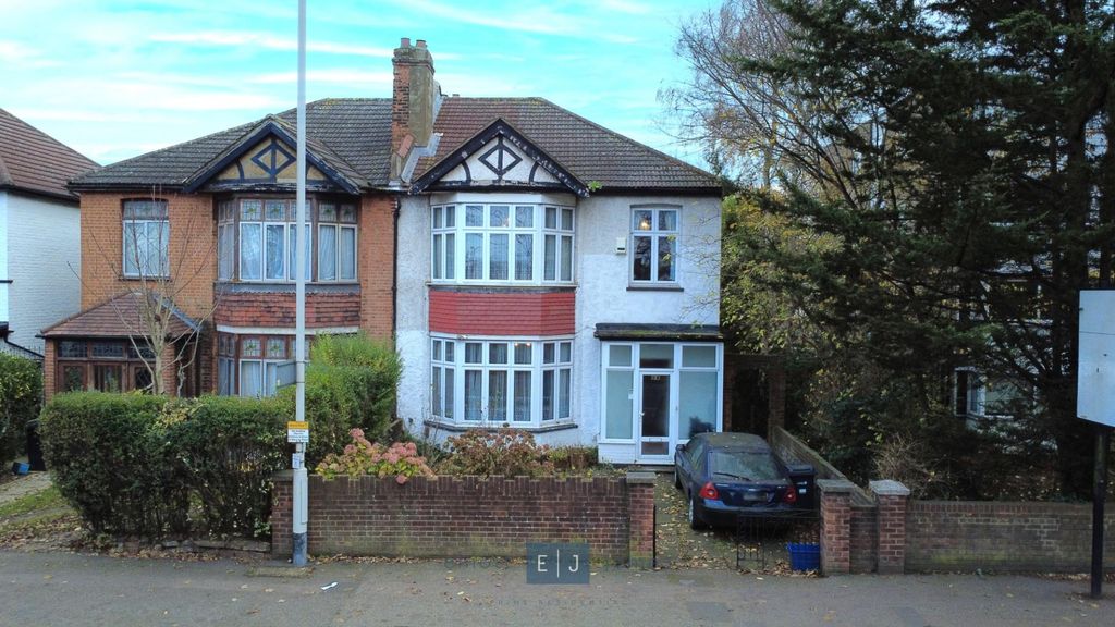 Property photo 2 of 20