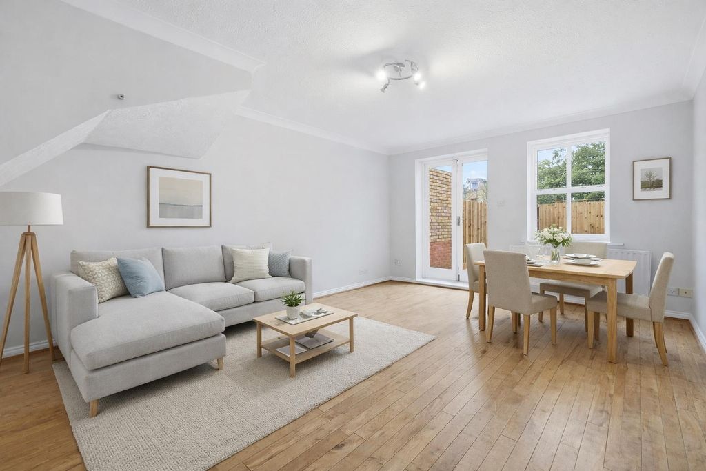 Property photo 2 of 16 Reception Room