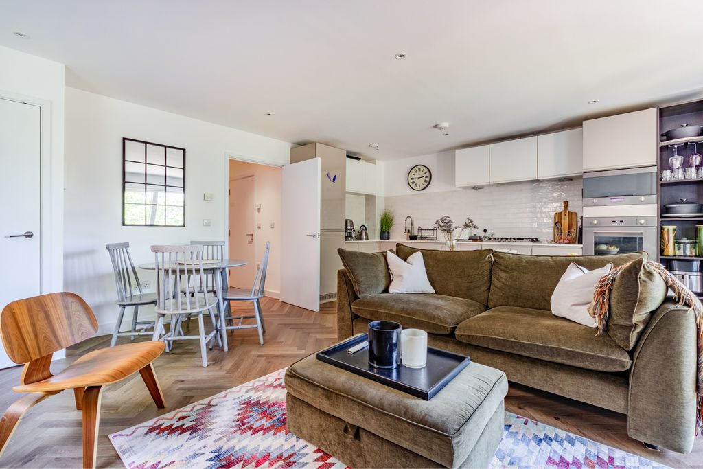 Property photo 3 of 19