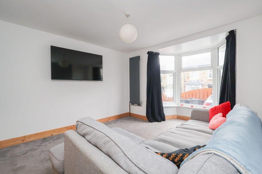 Property photo 2 of 42