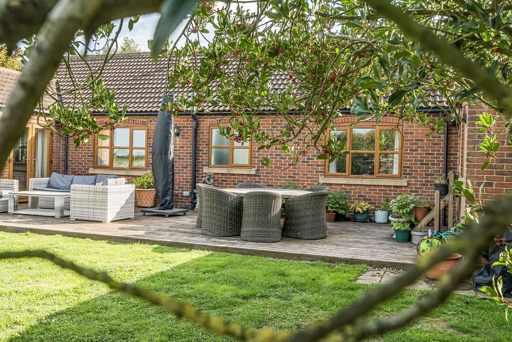 Property photo 3 of 30