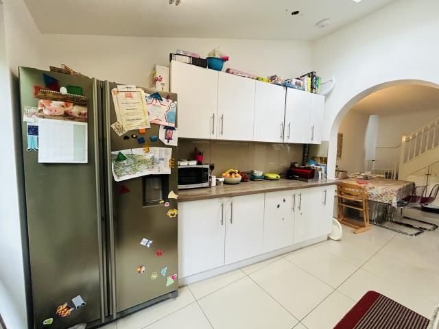 Property photo 3 of 8 Kitchen
