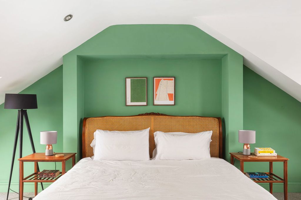 Property photo 2 of 23