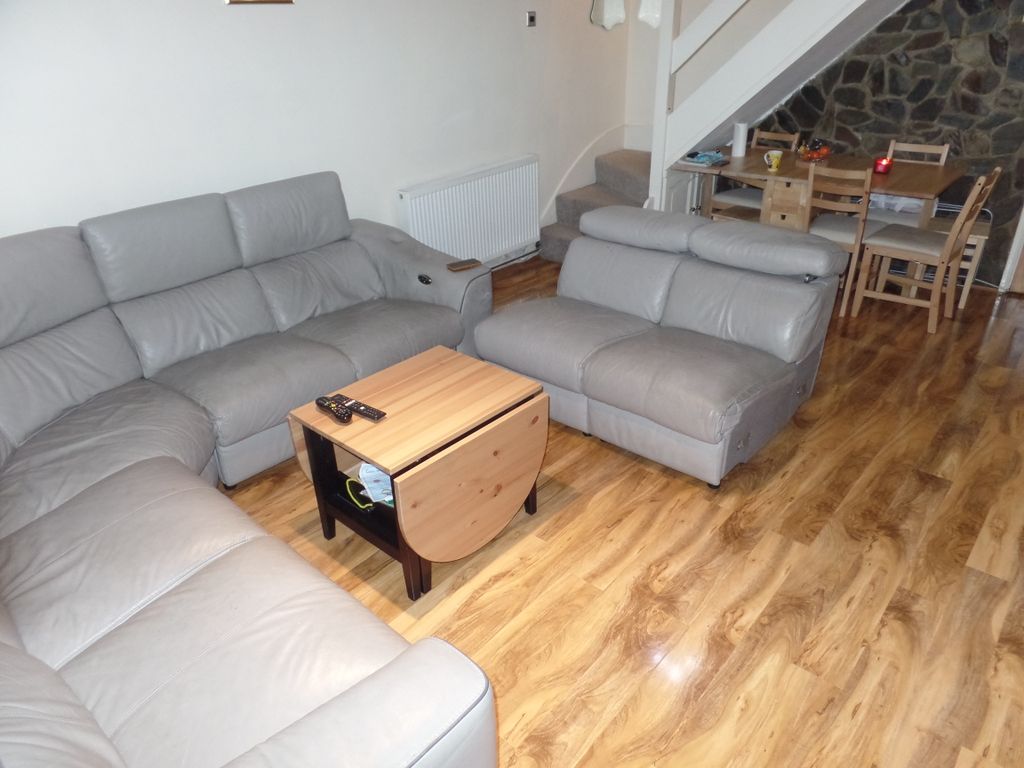 Property photo 2 of 8