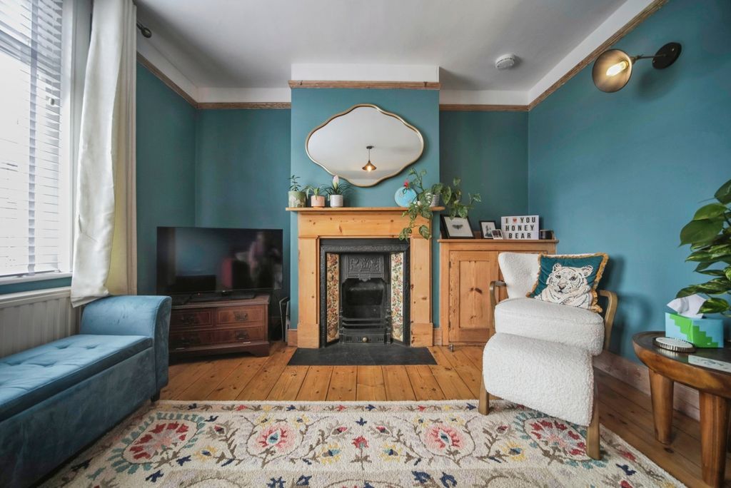 Property photo 3 of 16 Pbox-Img.Jpg