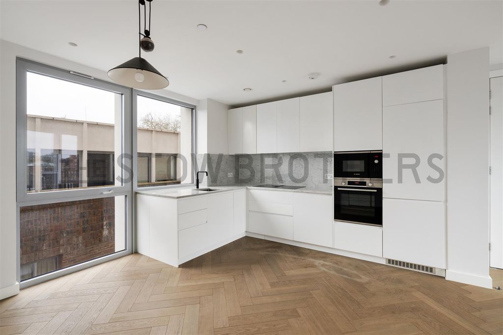 Property photo 2 of 23