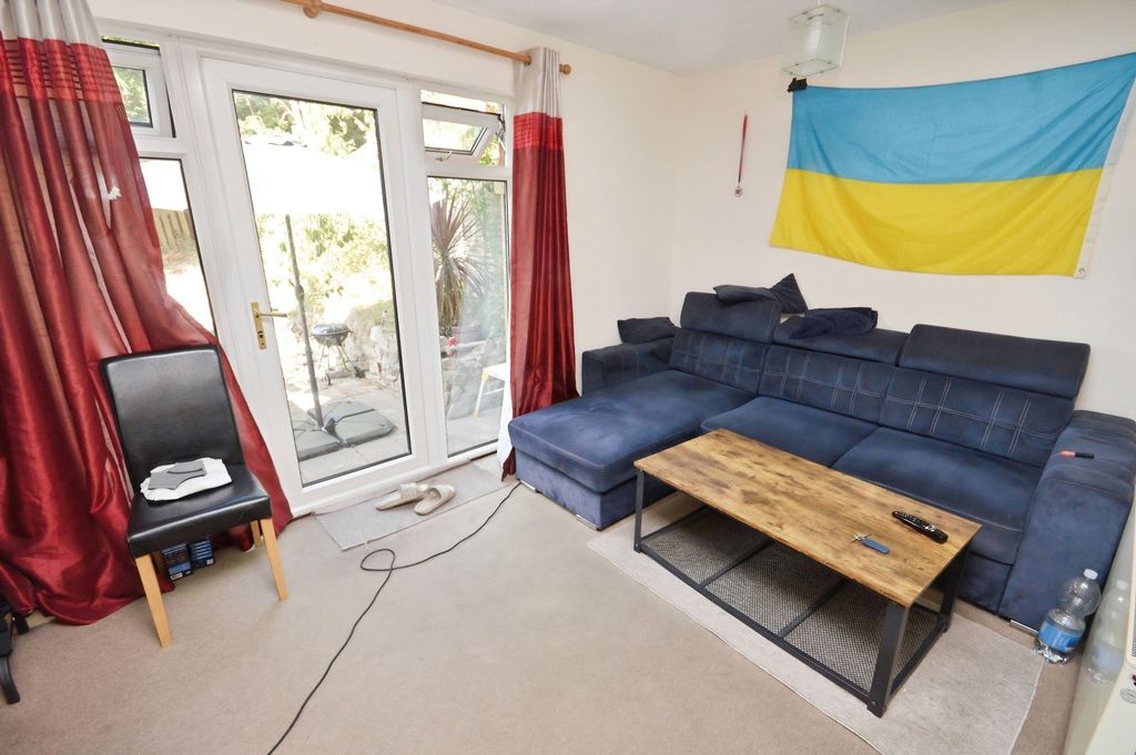Property photo 3 of 12 Pbox-Img.Jpg
