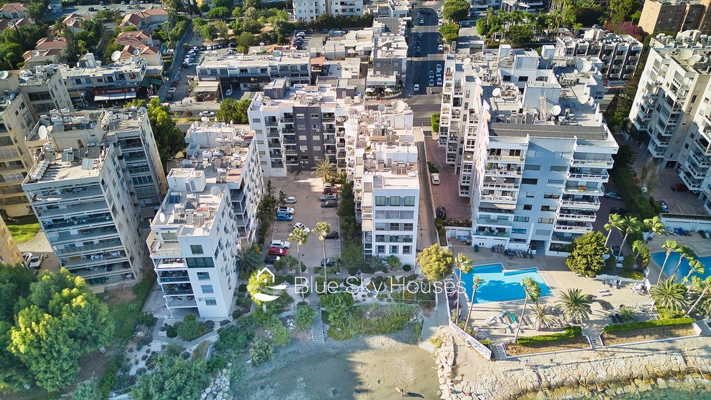 Property photo 1 of 30