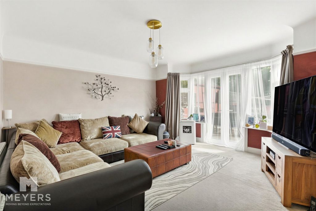 Property photo 3 of 40