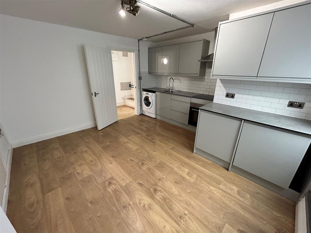 Property photo 2 of 7 Kitchen.Jpg