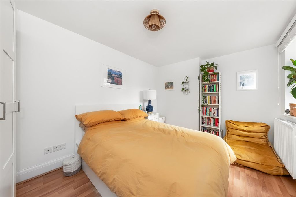 Property photo 3 of 13 Bedroom