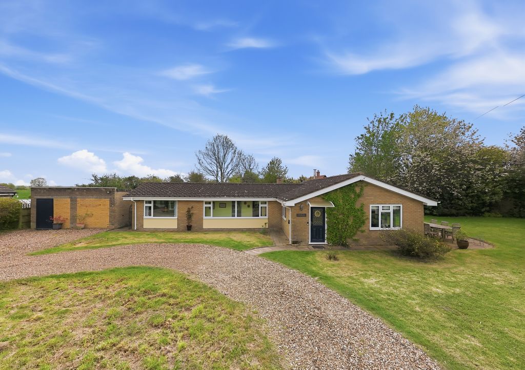 Property photo 1 of 32 Dji_20260421130710_0380_d