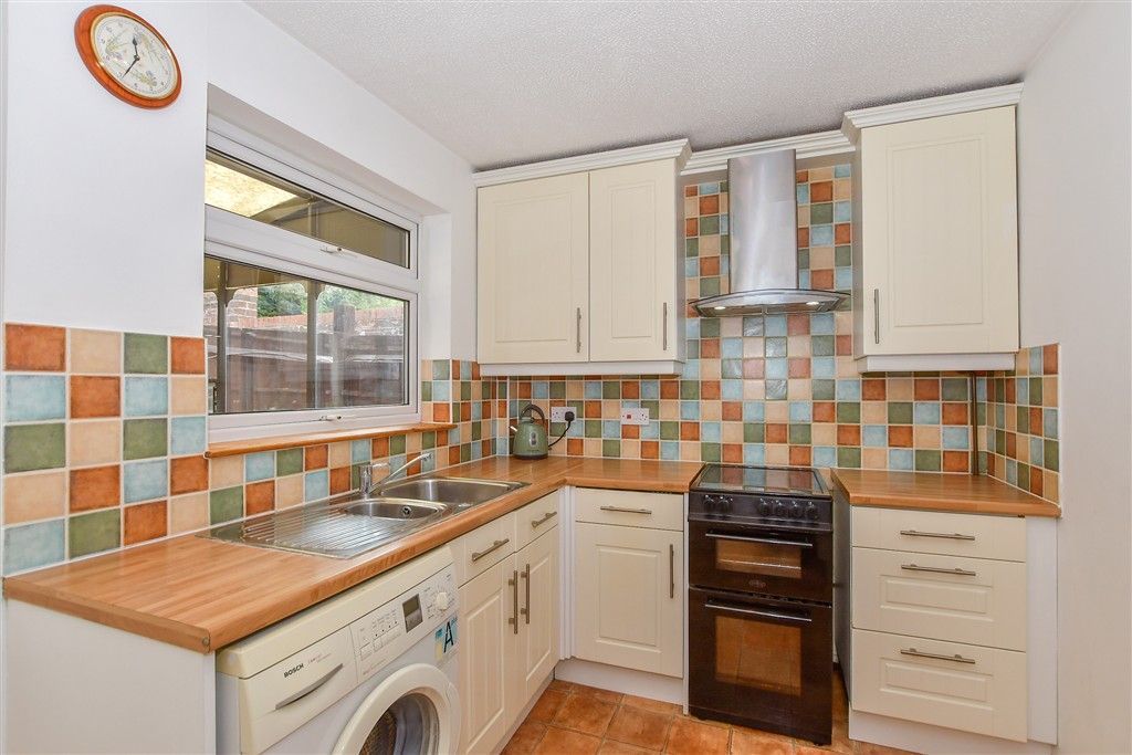 Property photo 3 of 14 Kitchen
