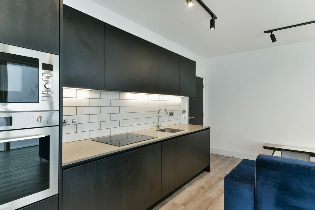 Property photo 1 of 5