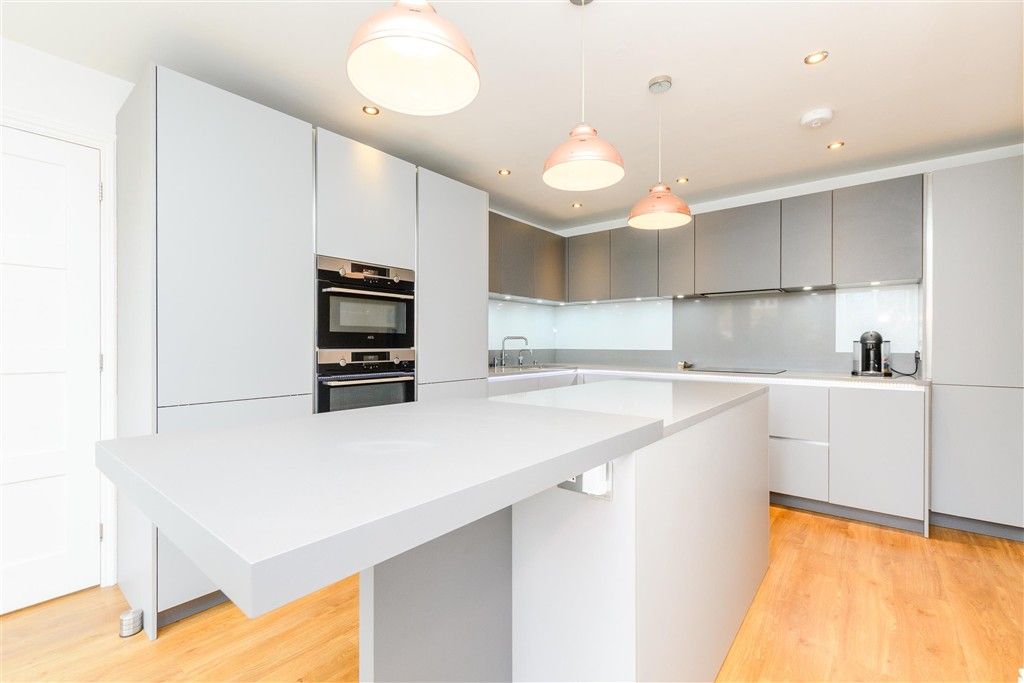 Property photo 3 of 15 Kitchen