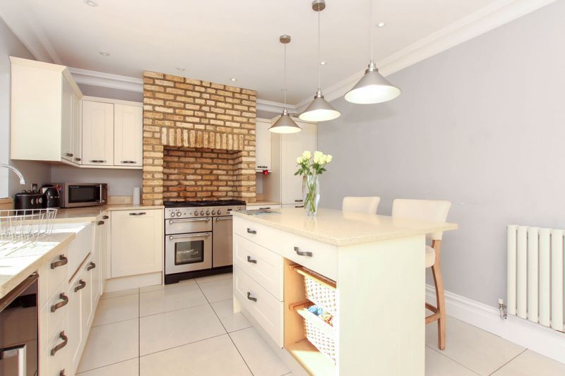 Property photo 2 of 11 Photo 6