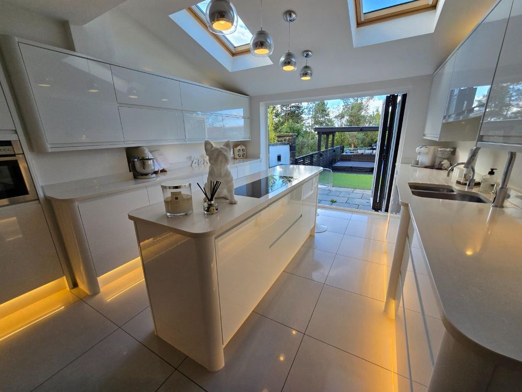 Property photo 3 of 26 Kitchen Bi Fold Doors Open