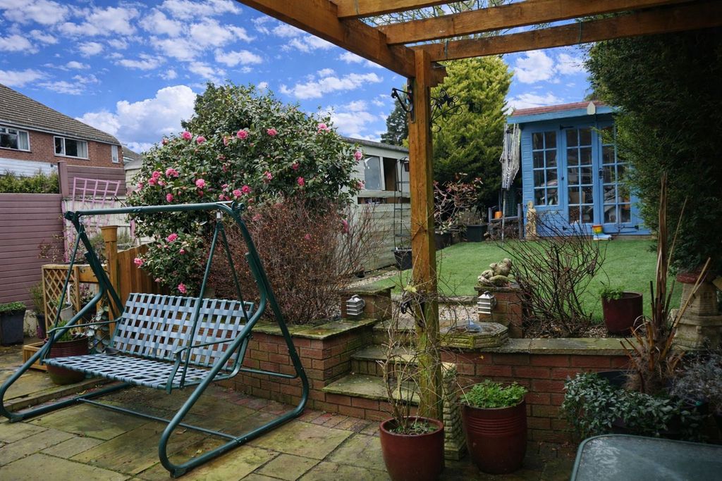 Property photo 2 of 25