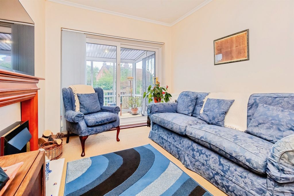 Property photo 2 of 20