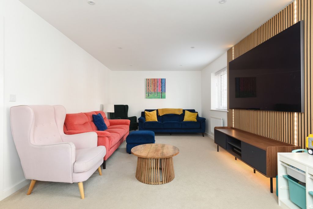 Property photo 3 of 20 4989959