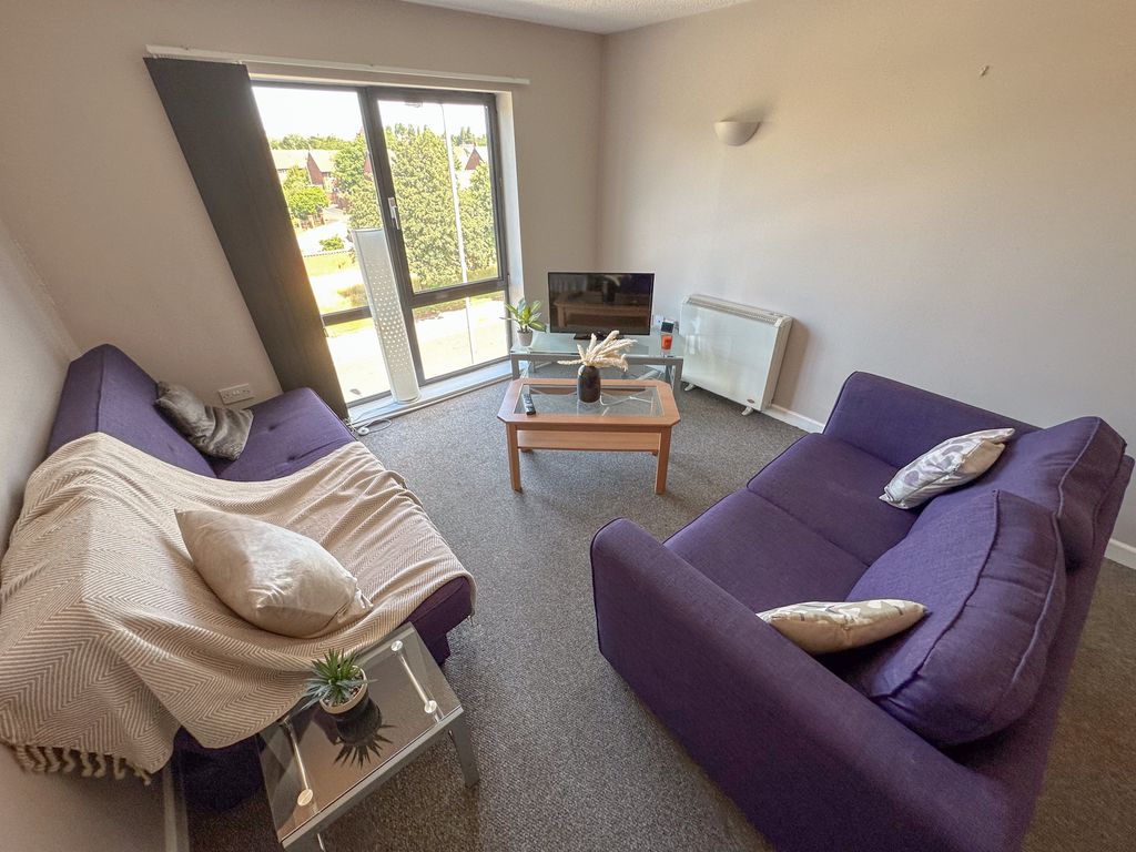 Property photo 2 of 5 10, 272 Upper Parliament5