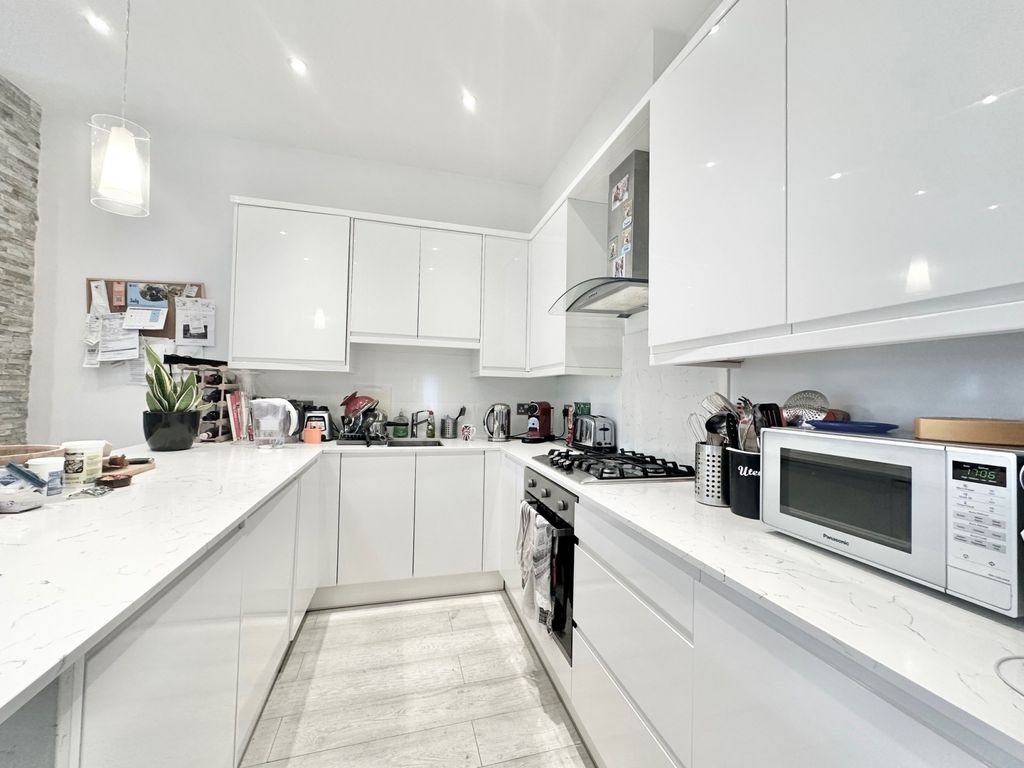 Property photo 3 of 10 Gallery
