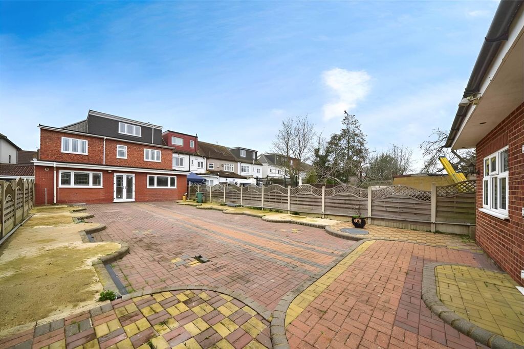 Property photo 3 of 3