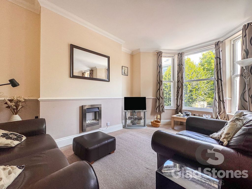 Property photo 3 of 12