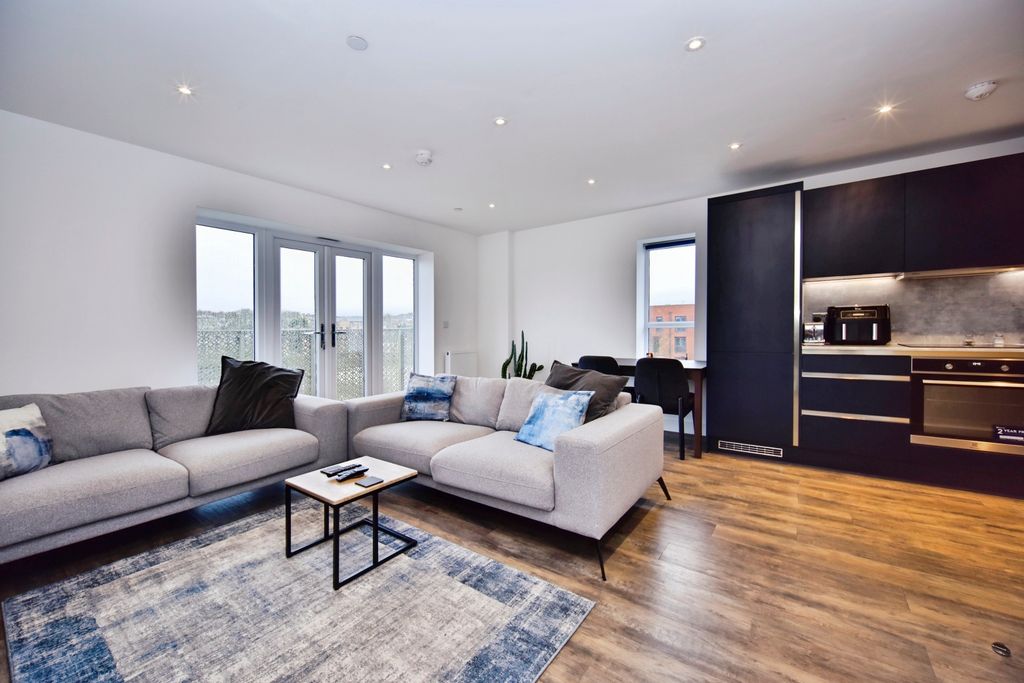 Property photo 3 of 14