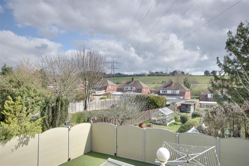 Property photo 2 of 14 Cf152Bfe-7B87-47C8-A2Fd-71C1Ae9Fb0CC_1_201_A.Jpeg