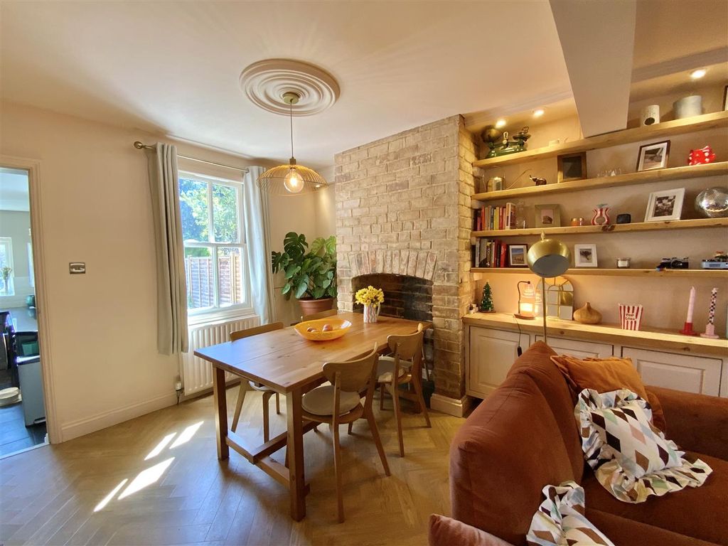 Property photo 3 of 17 Dining Area