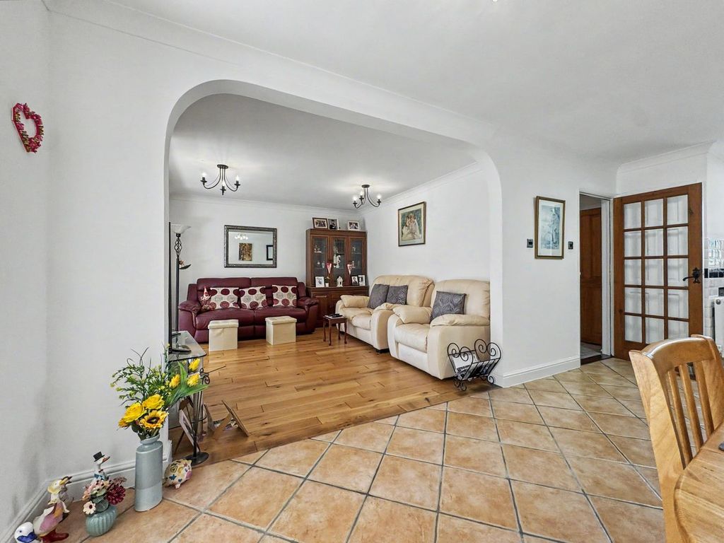Property photo 3 of 22