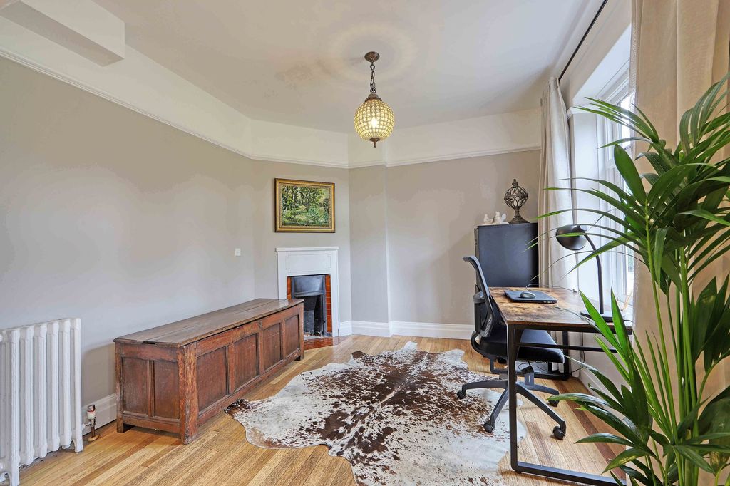 Additional image 26 of 5 bed detached house for saleWinter Hill Road, Maidenhead SL6