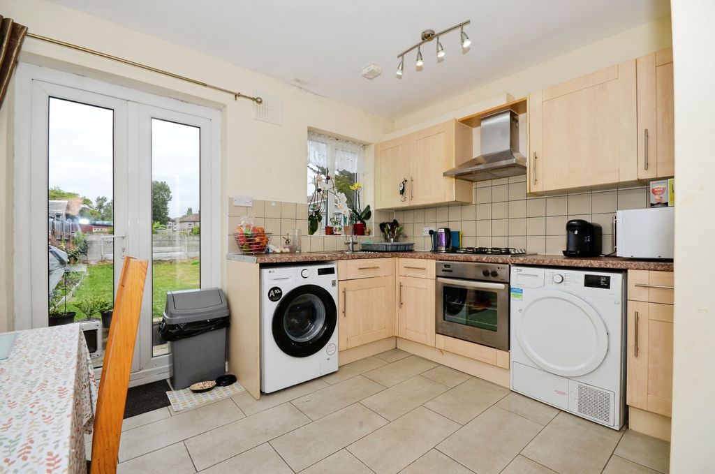 Property photo 3 of 15 Kitchen