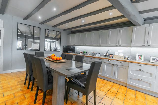 Property photo 2 of 19