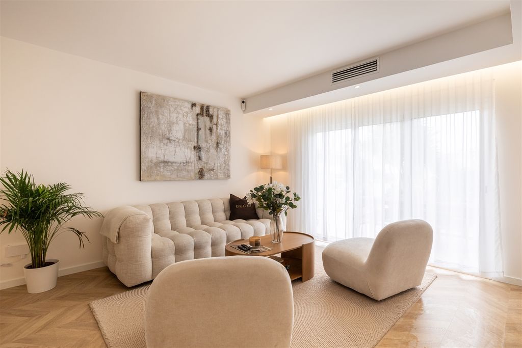 Property photo 2 of 64