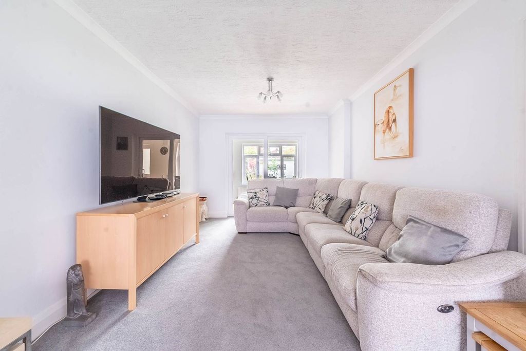 Property photo 3 of 12