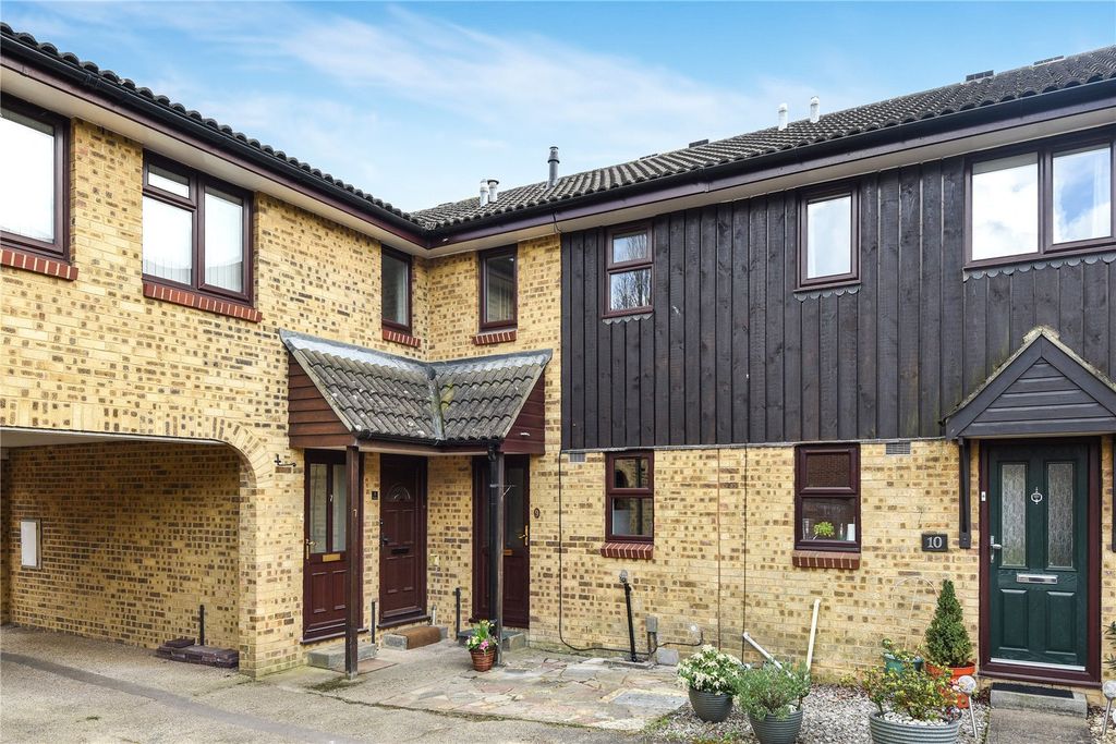 Property photo 1 of 8 Front