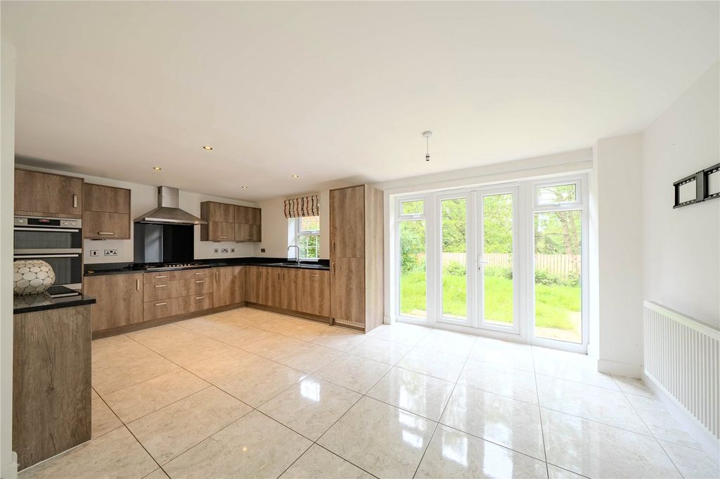 Property photo 2 of 13 Picture No. 20
