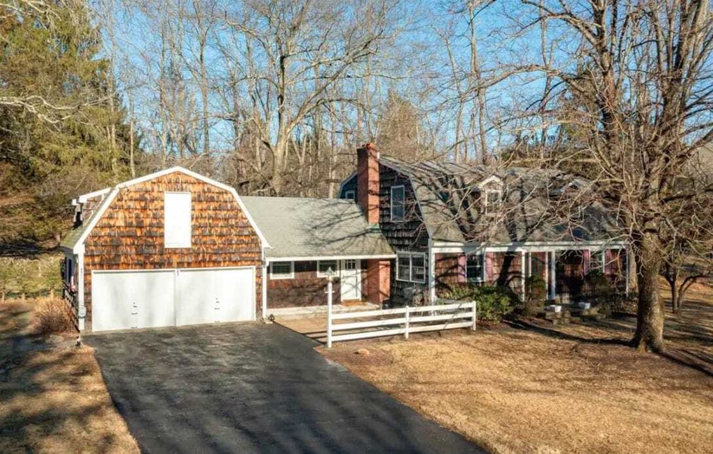 Property photo 1 of 1